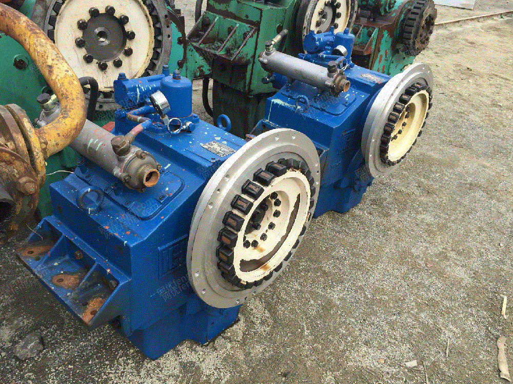 长期出售二手船用齿轮箱