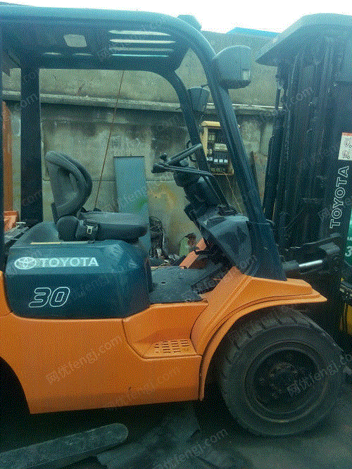 库存二手丰田3吨叉车供应|质量保障