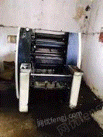 小型印刷厂整体低价转让八开打码机一台，对开切纸叨一台，晒版机一台