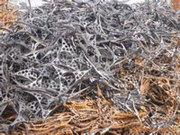 德龙机械轧辊大量采购铸造废钢 钢种普碳钢q235废钢规格:30--70MM， 厚度:大于10mm 精炉料