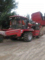 出售新疆牧神玉米收割机4yzb-7,2013年购置
