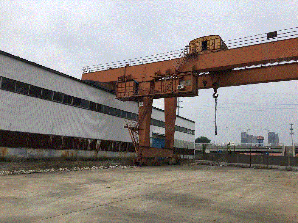 出售40吨起重机内跨30米,外悬各10米,总长度50米货在江苏