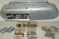 出售飞利浦手提式收录机和原声磁带(赠同品牌耳机)