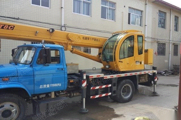 转让15年东岳8吨四节臂吊车