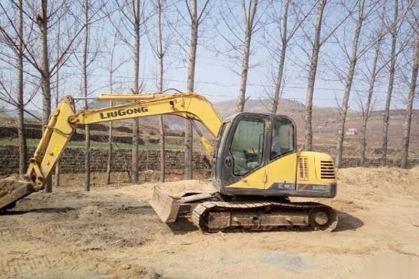 15万低价转让柳工80挖掘机