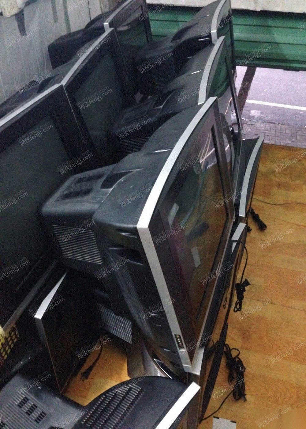 高价采购在酒店了40多台9成新海信21寸彩电,现便宜