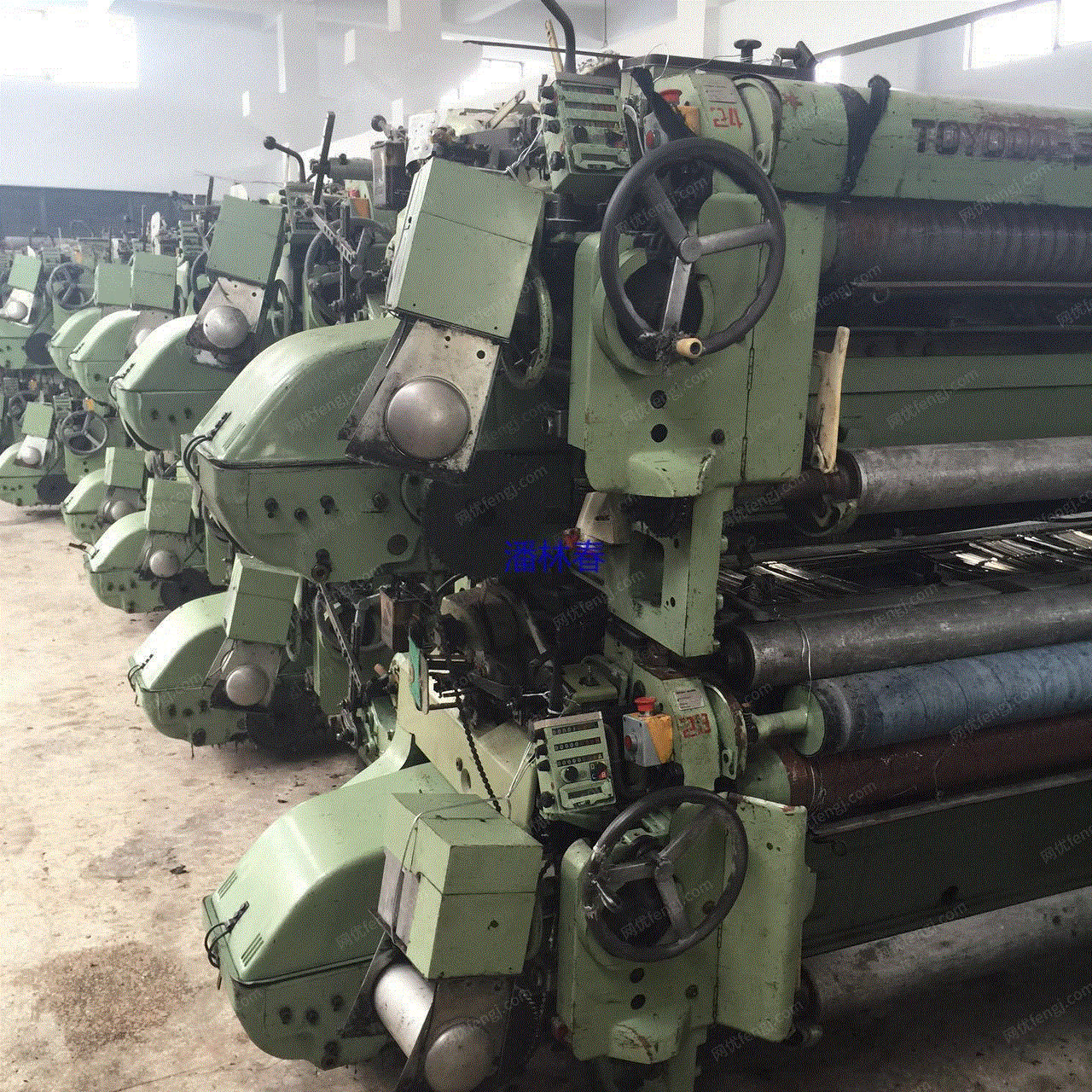 出售pu330门幅片梭机20台10片踏盘双色选纬