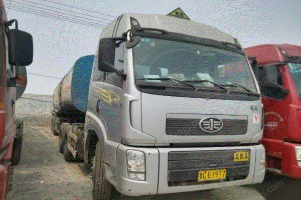 转让11年,10年双驱新大威油罐车出售