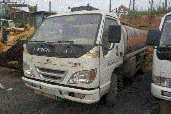 紧急转让时代小卡之星祥锐3200油罐车