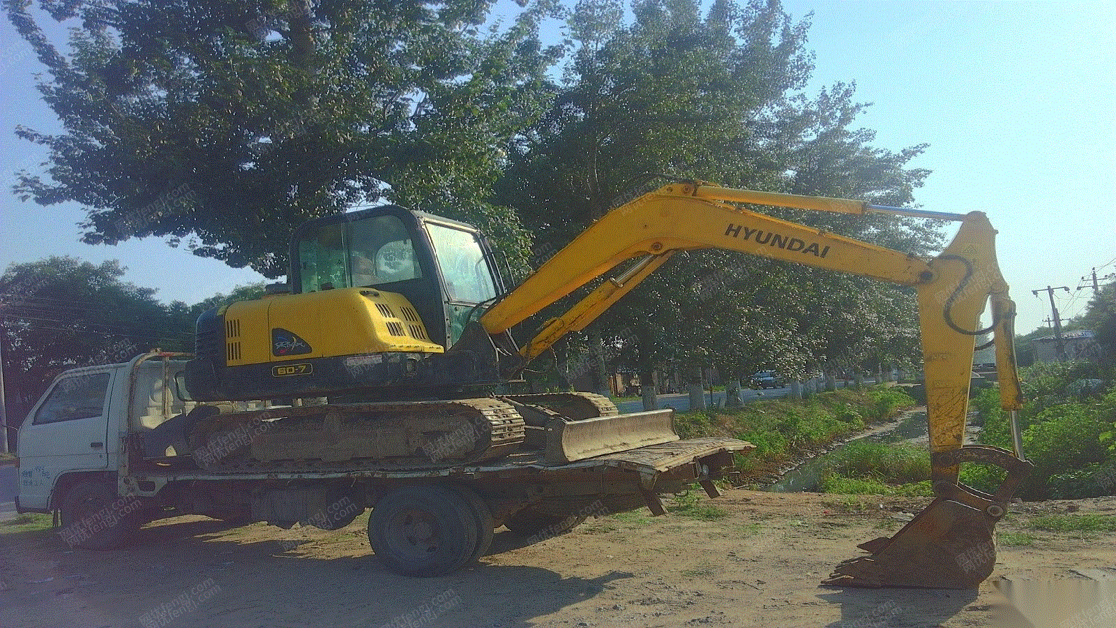 转让日立55现代60挖掘机