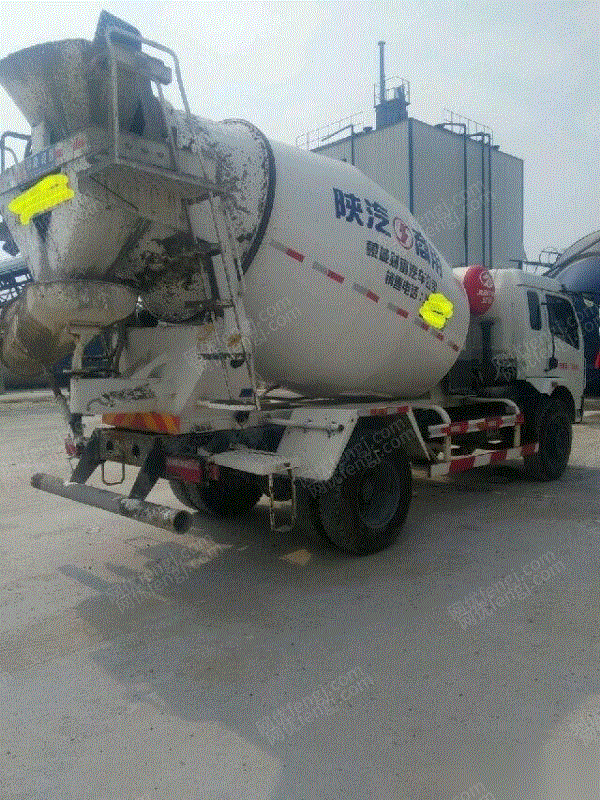 二手水泥罐车出售