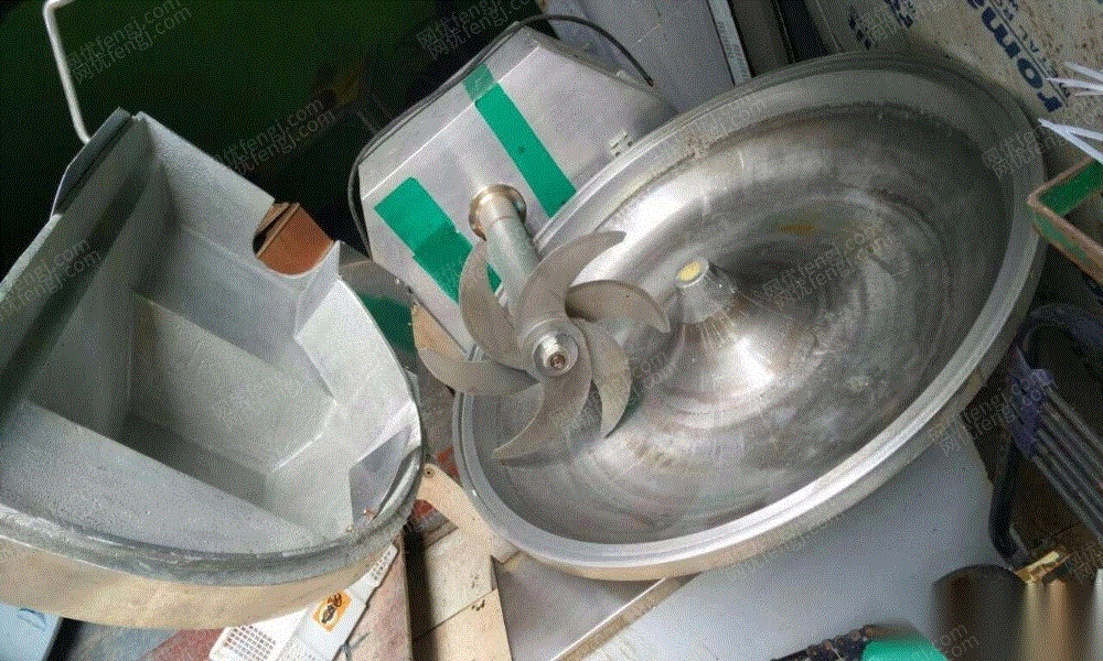 因本人转做其他生意,现9成新大型碎冰机低价出售