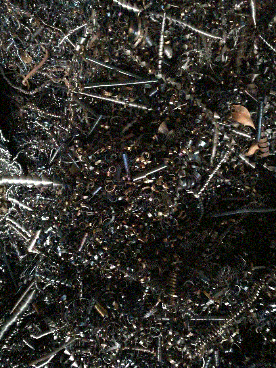 几百吨铁屑出售