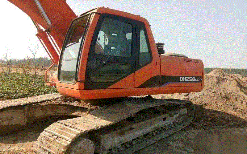 大宇220-7挖机出售