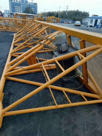 出售中联重科7015塔吊