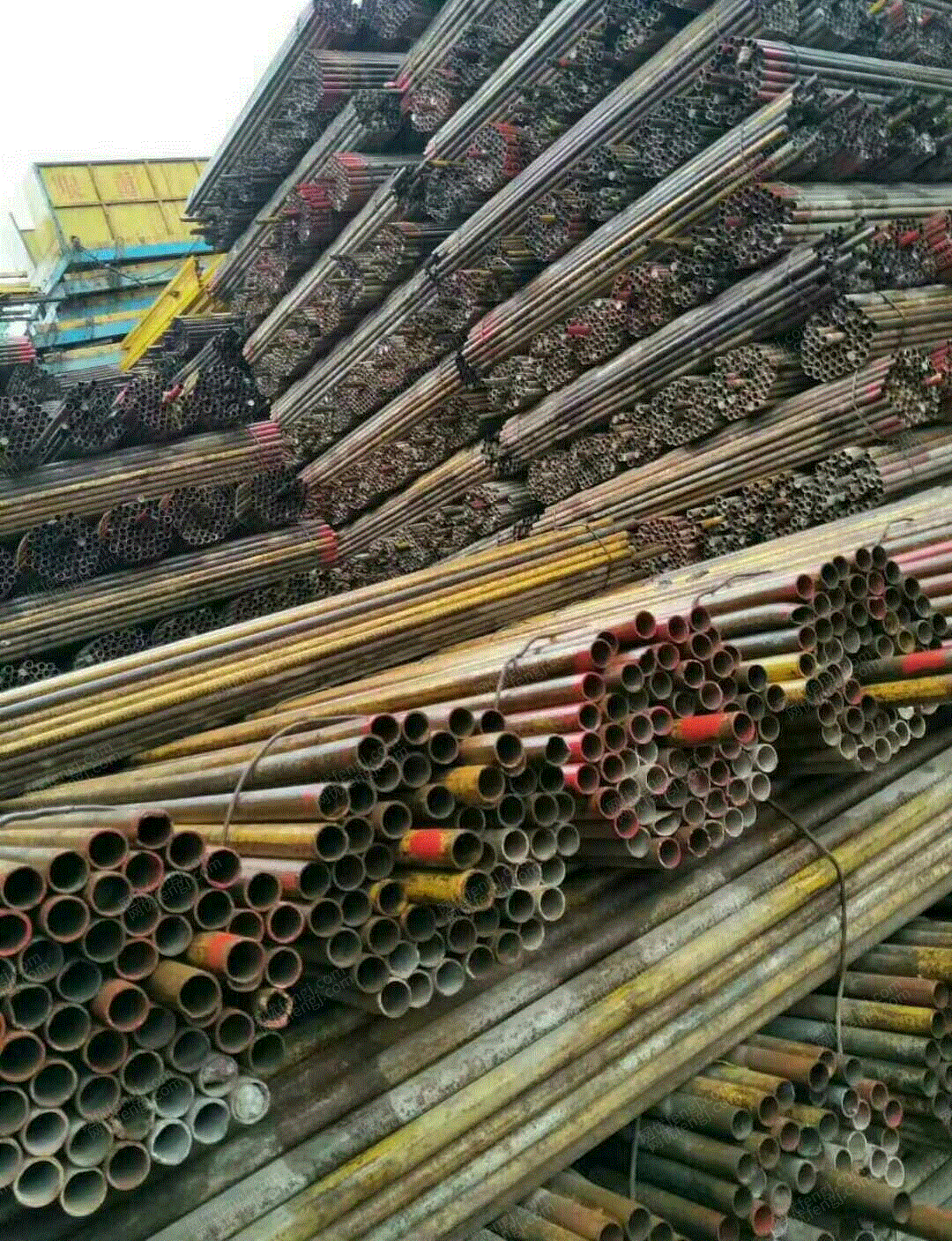 常年全国大量高价回收螺纹钢盘螺工字钢 钢管等工地钢材!