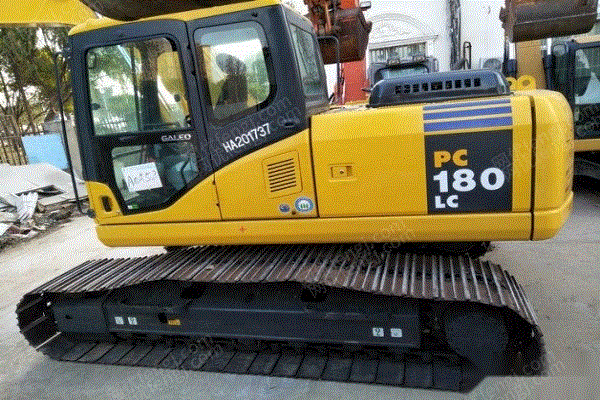 小松pw180-7挖掘机(进口180挖机转让)
