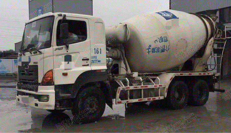 转让二手10～11年进口700水泥搅拌车 十方车 手续齐全