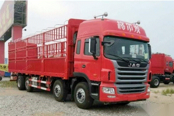 江淮格尔发a5w重卡300马力9.6米前四后六货车出售