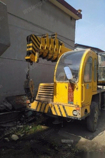 济宁通达吊车出售