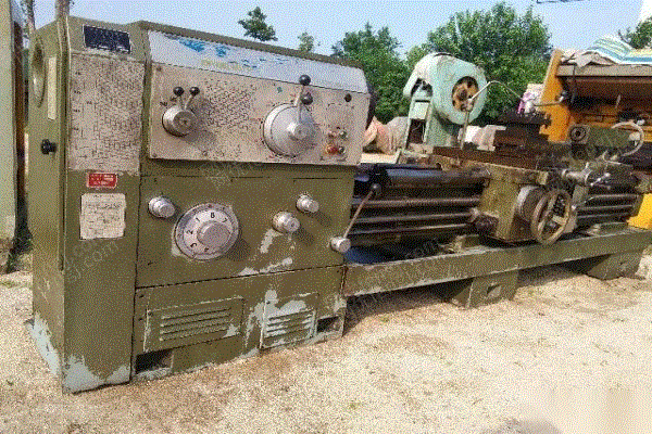 出售马鞍车床cw6263c/3m,cw6263b/2