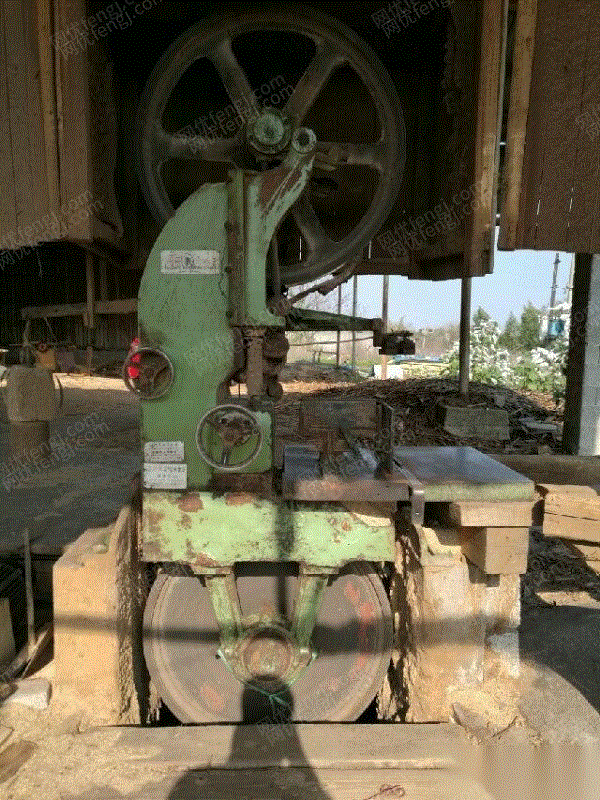 出售一套浙江森工带锯机