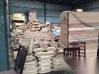由于工厂倒闭，闲置一批木材出售