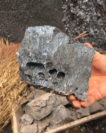 出售铁渣每个月300吨