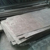 供应因转行厂房里储存的大量壳子板 河南洛阳旧木材/板价格