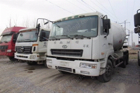 二手搅拌车出售