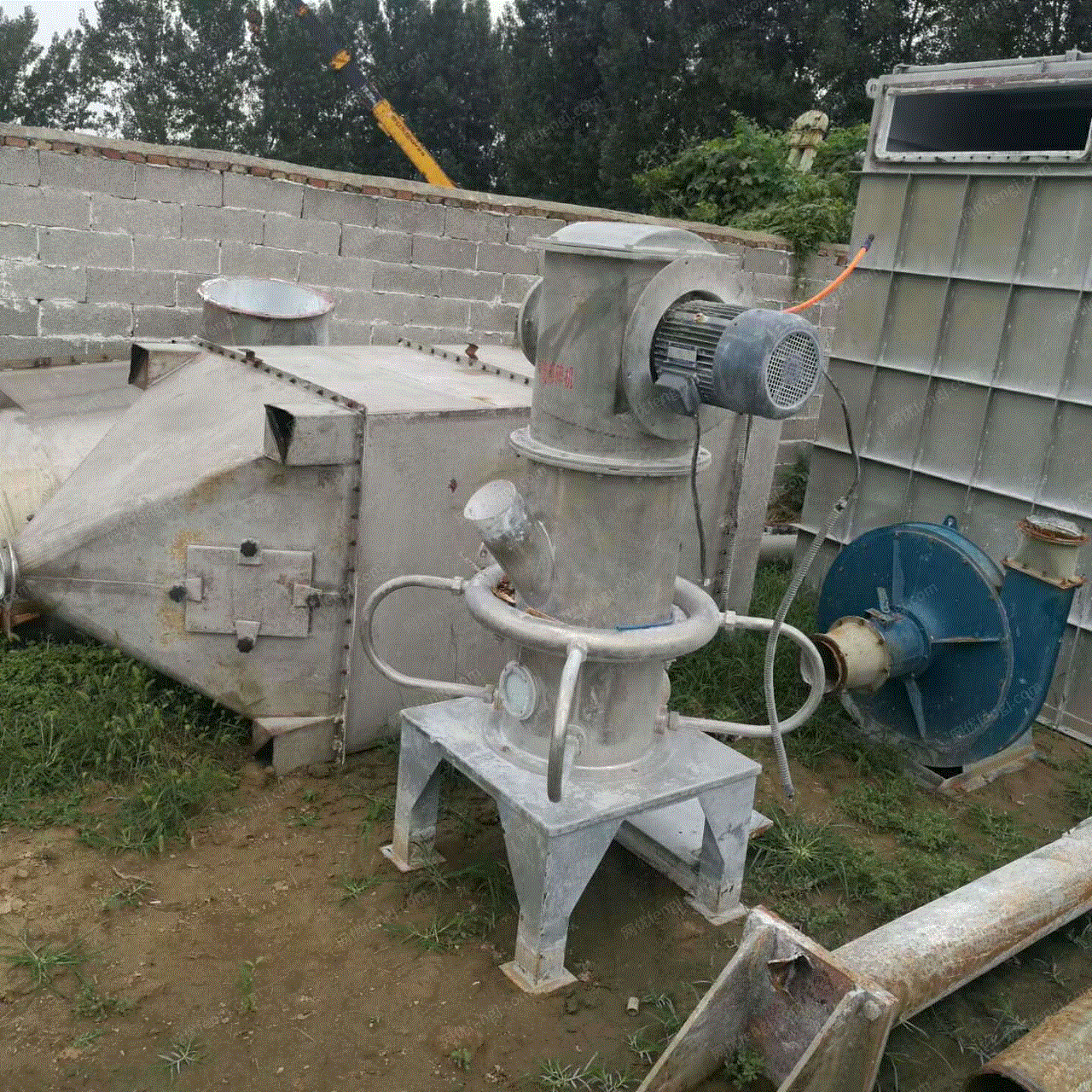 出售密友牌600气流粉碎机一套