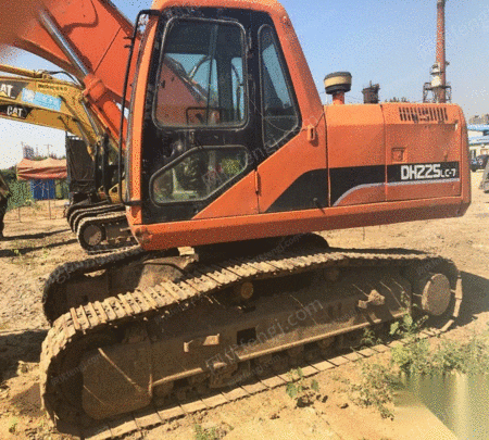 大宇220-5挖掘机急卖 13.5万元