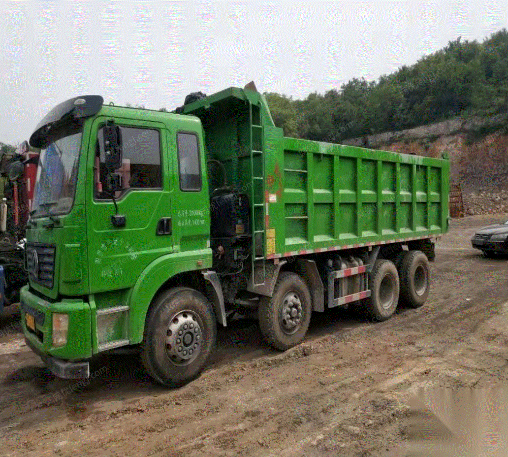 因环保出售大量国三国四前四后八自卸车3万元