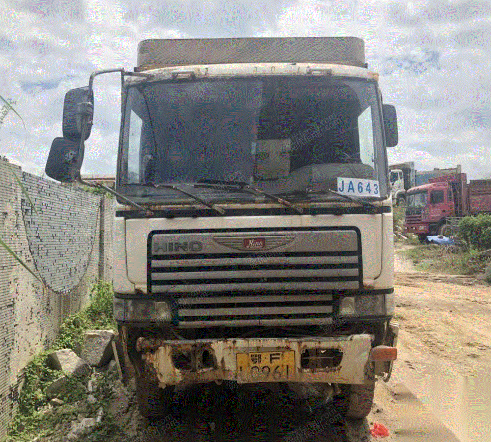 出售进口日野细鹰翻斗工程车43万元