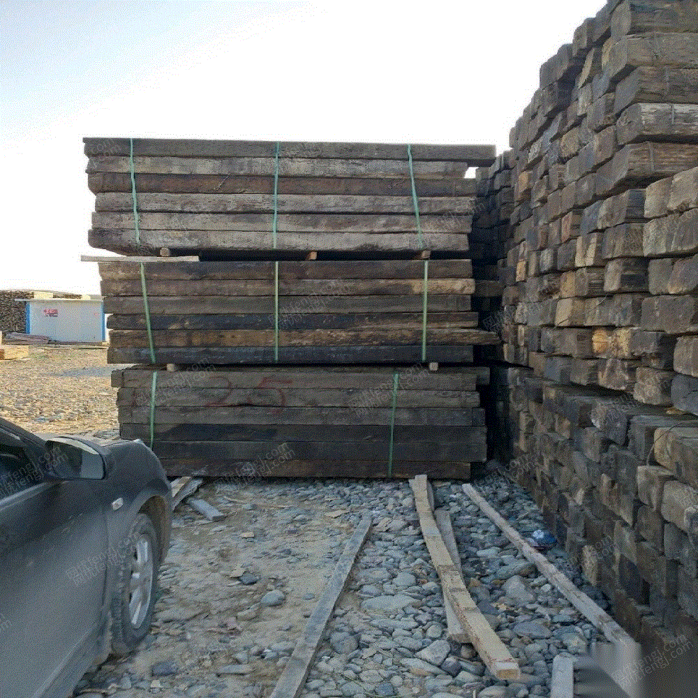 常年大量出售精品油枕木