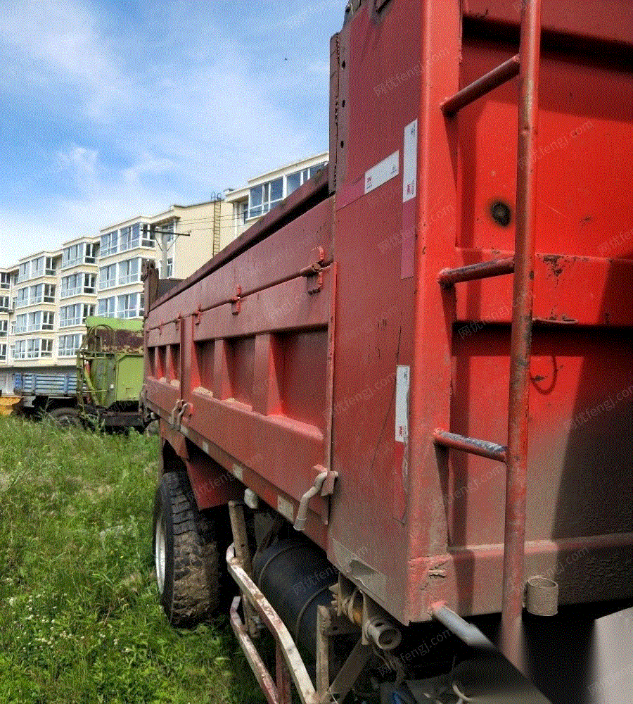 出售解放大金牛翻斗车6万元