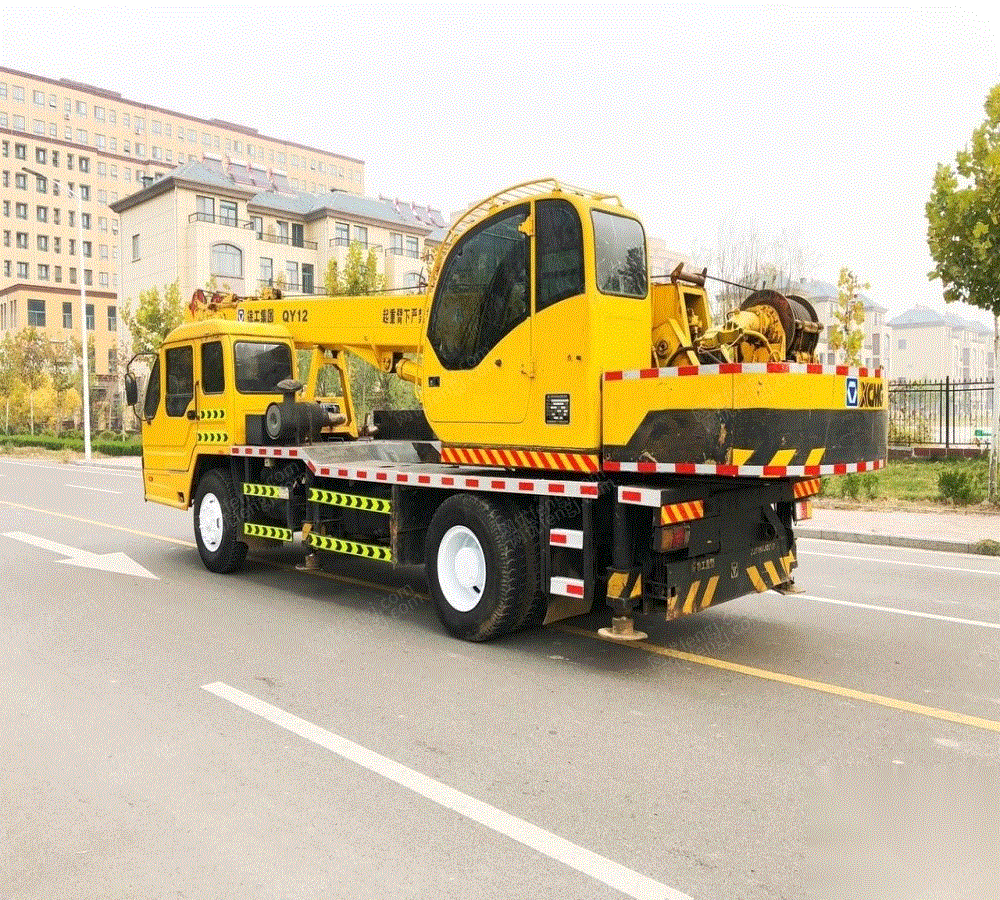 转让2012年徐工12吨吊车123万元