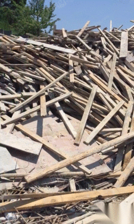 大量回收各类废旧木材,长期收购工地废木头,板子,电梯包装