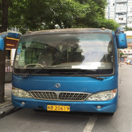 厂部闲置通勤车东风小客车,19座,出售 15000元