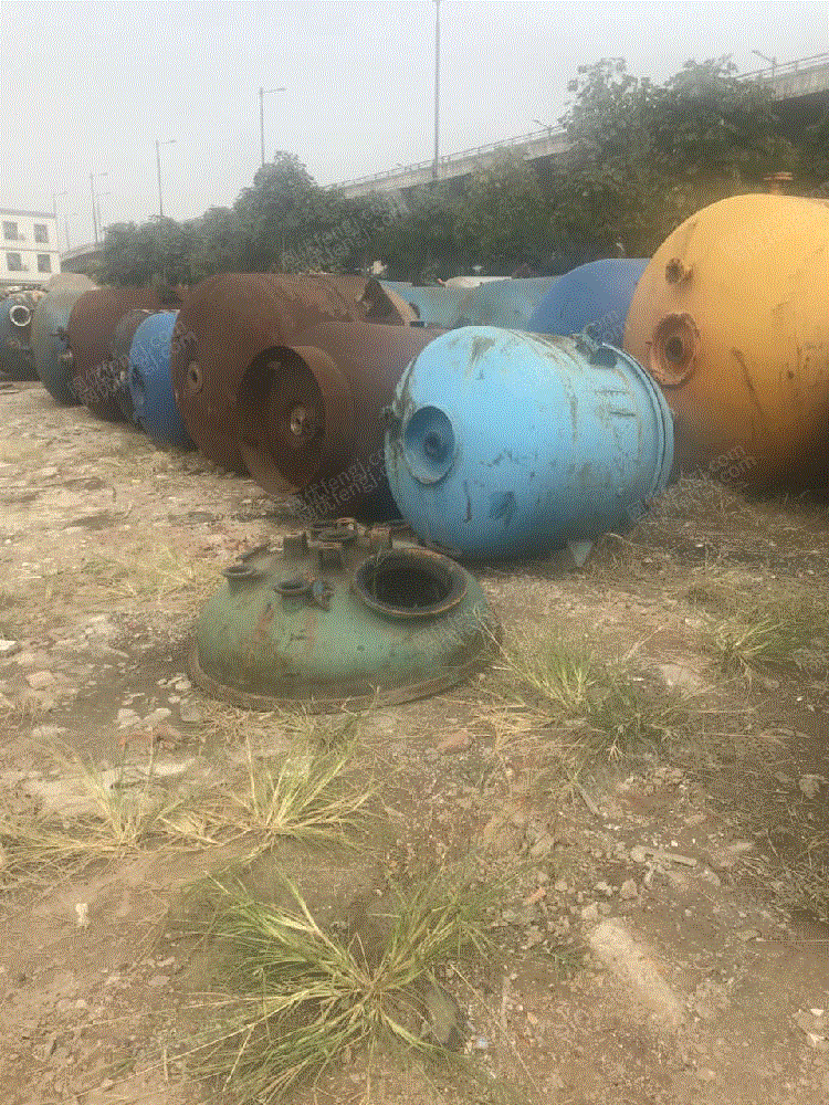 出售搪瓷反应釜,不锈钢反应釜多台 二手反应设备转让
