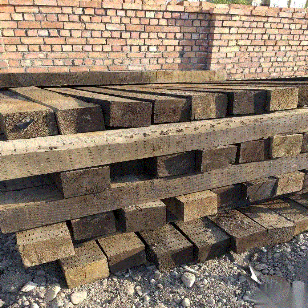 常年大量出售精品枕木