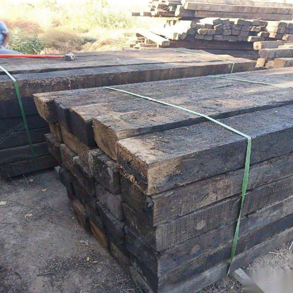 常年大量出售精品枕木