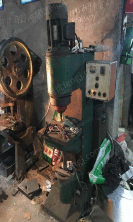 二手皮具制品设备出售