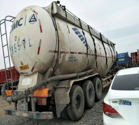 供应二手现有德龙天龙欧曼解放奥龙豪沃水泥罐车低价