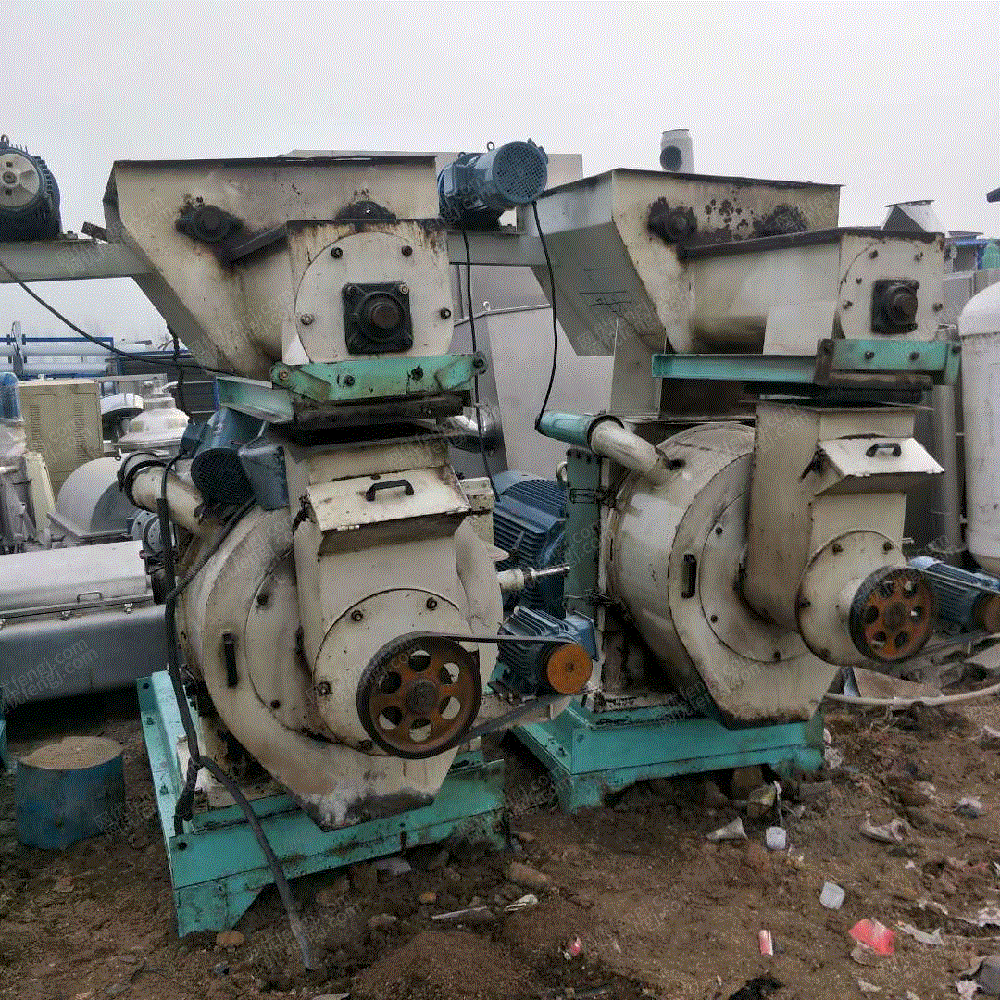 转让八成新木屑420颗粒机二手粉碎机55千瓦价格低廉