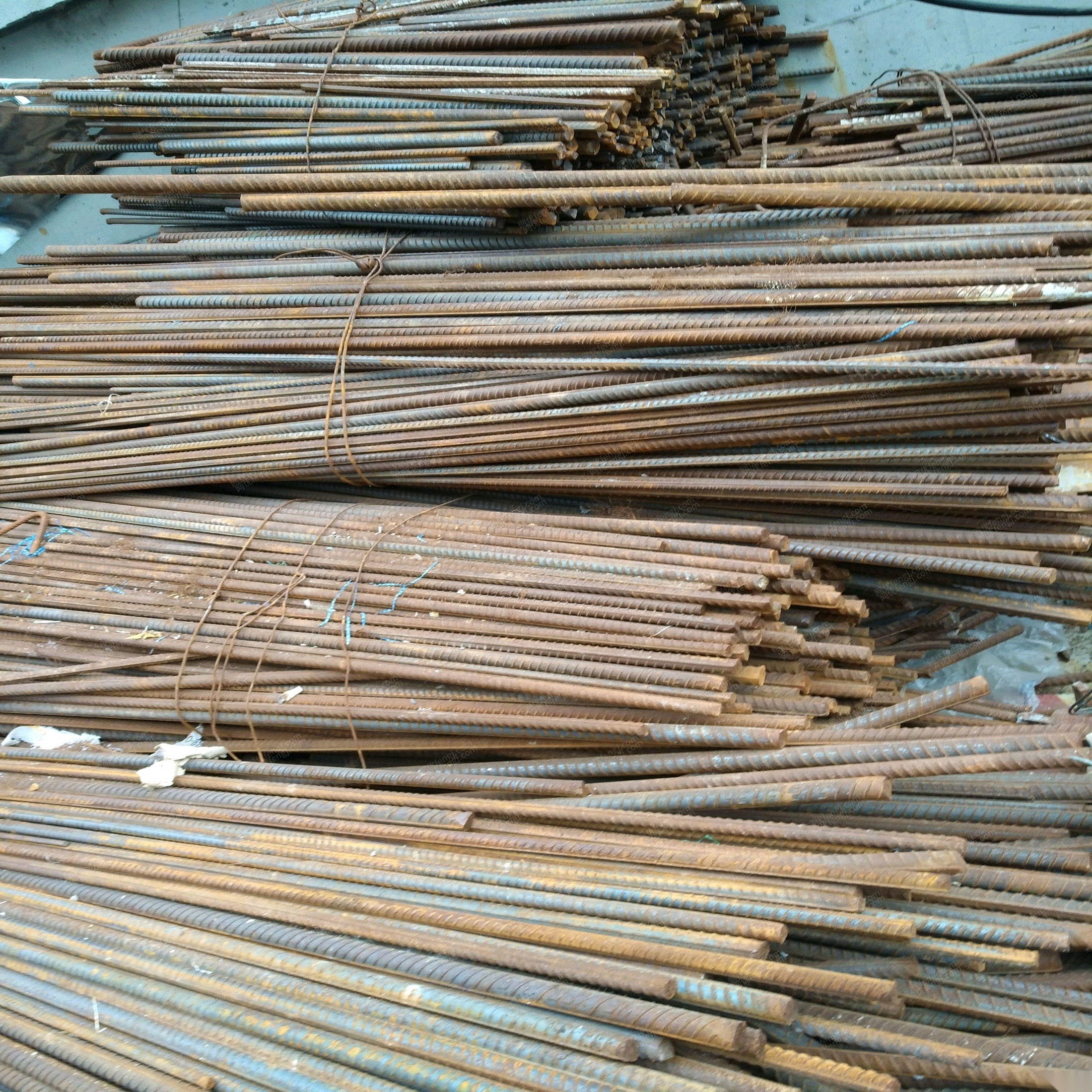 回收废铁废钢筋头