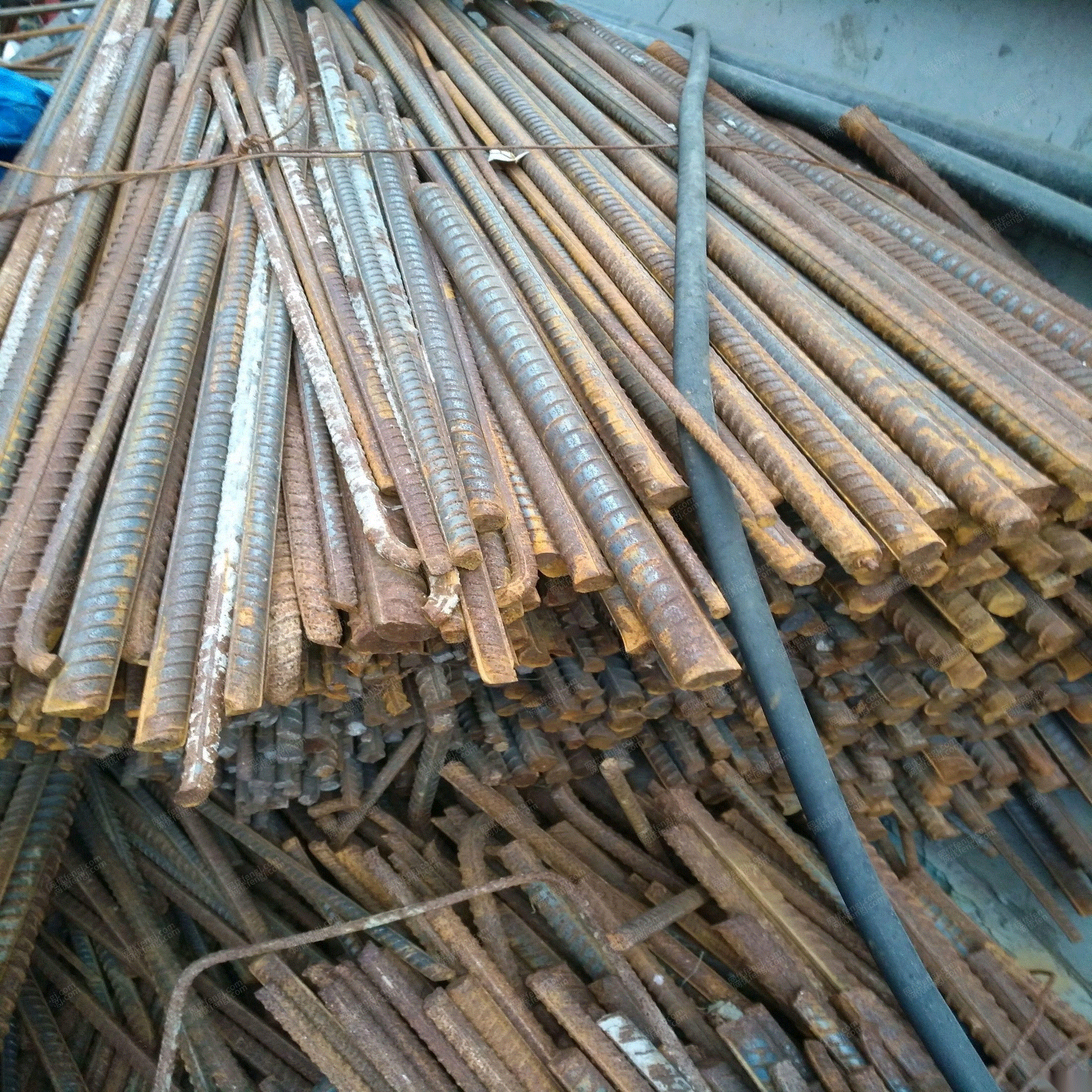 回收废铁废钢筋头