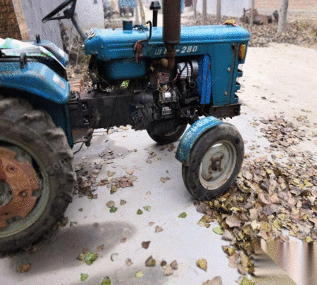 处置积压泰山25和30拖拉机多台 0.7万元