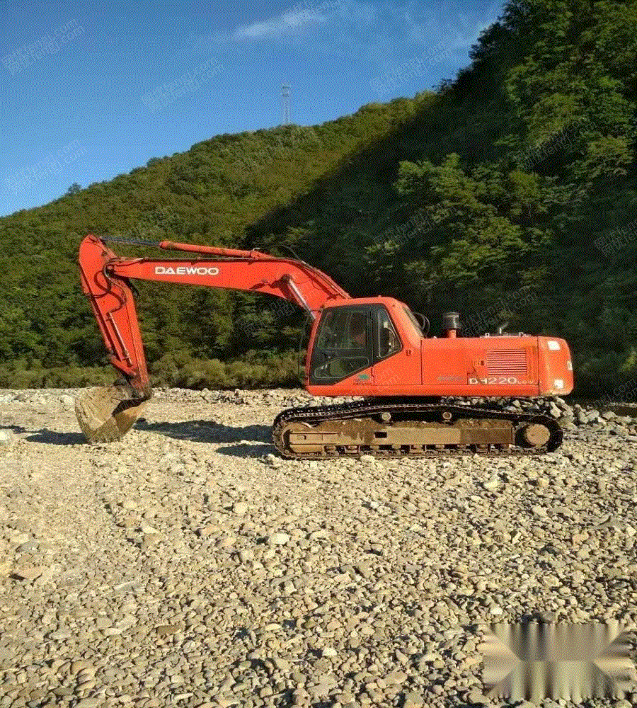 大宇220~5挖掘机出售