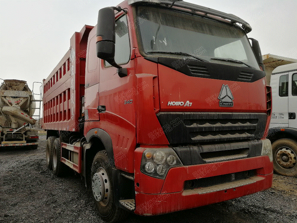 库存新车重汽豪沃a7后八轮工程自卸车出售
